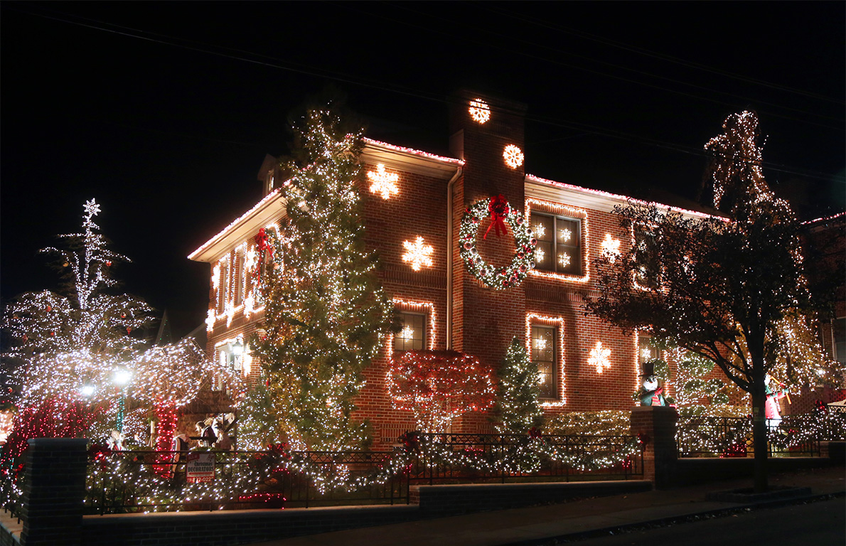 Best Residential Christmas Lights Near Me - White Christmas 2021
